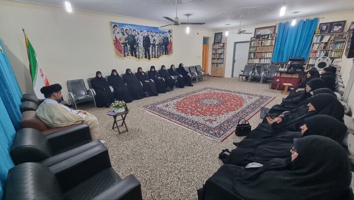 تصاویر/ دیدار طلاب با امام جمعه گناوه