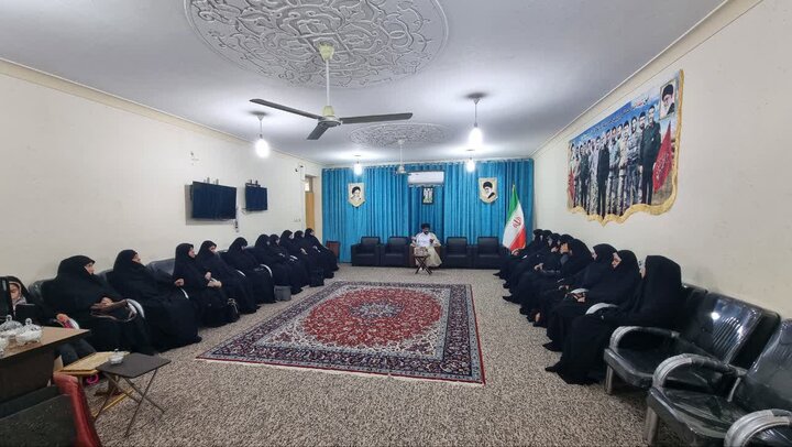 تصاویر/ دیدار طلاب با امام جمعه گناوه