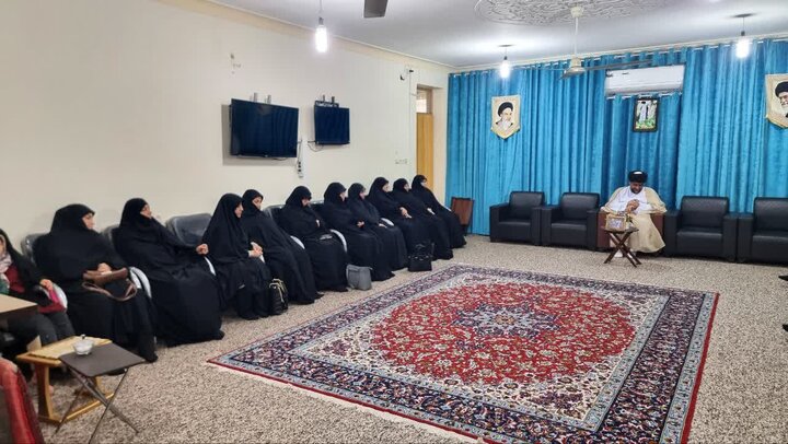 تصاویر/ دیدار طلاب با امام جمعه گناوه