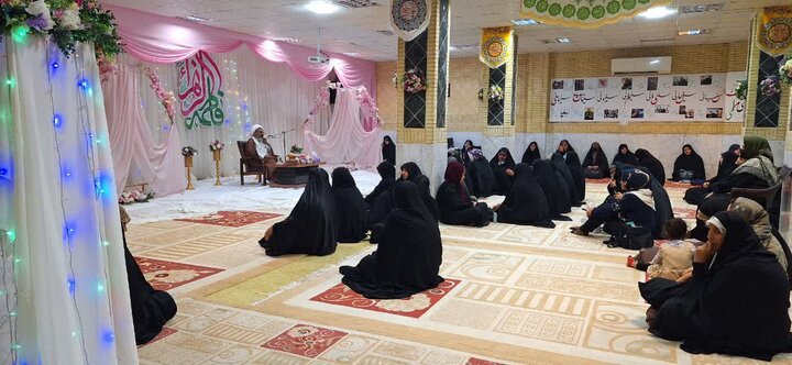 تصاویر/مراسم میلاد حضرت زهرا (س) و گرامیداشت مقام روز زن در مدرسه علمیه فاطمه الزهرا (س) کنگان