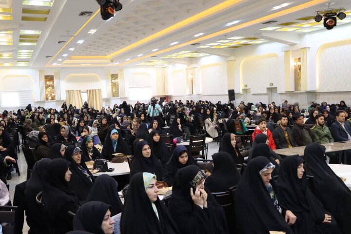 تصاویر/  جشن ولادت حضرت زهرا سلام الله علیها و هفته گرامیداشت مقام زن و روز مادر  در نوشین شهر