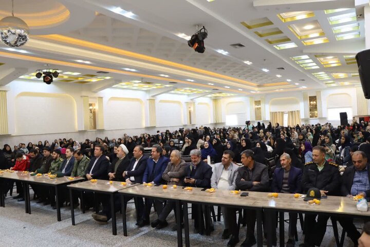 تصاویر/  جشن ولادت حضرت زهرا سلام الله علیها و هفته گرامیداشت مقام زن و روز مادر  در نوشین شهر