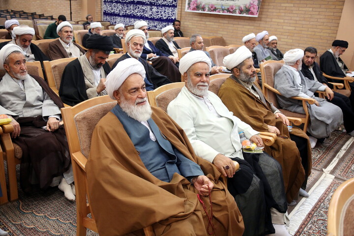 تصاویر/ همایش تجلیل از پیشکسوتان طلاب و روحانیون استان قم