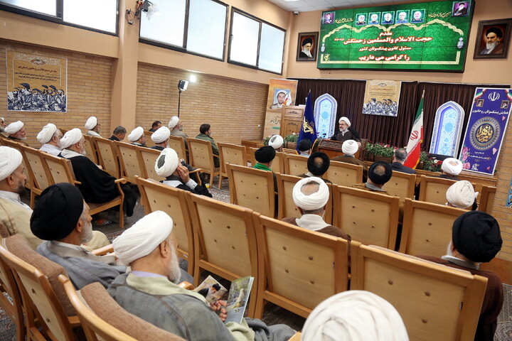 تصاویر/ همایش تجلیل از پیشکسوتان طلاب و روحانیون استان قم