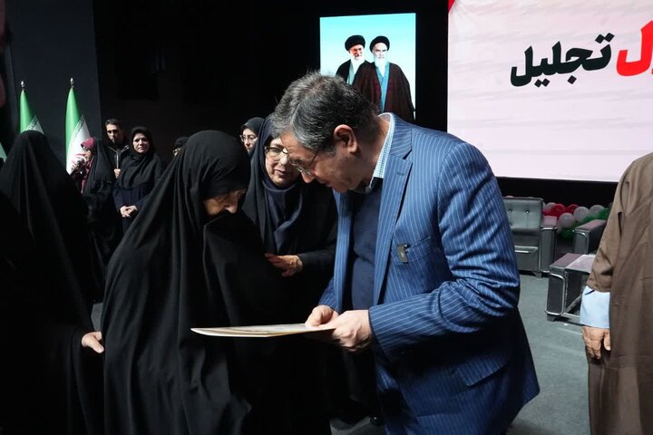 تصاویر/ آیین تجلیل از بانوان تأثیرگذار آذربایجان‌غربی