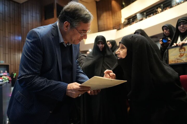 تصاویر/ آیین تجلیل از بانوان تأثیرگذار آذربایجان‌غربی