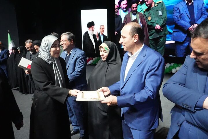 تصاویر/ آیین تجلیل از بانوان تأثیرگذار آذربایجان‌غربی