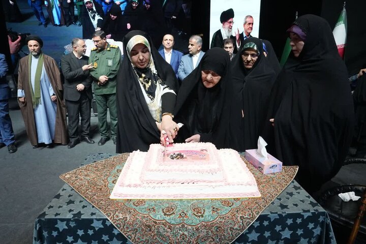 تصاویر/ آیین تجلیل از بانوان تأثیرگذار آذربایجان‌غربی