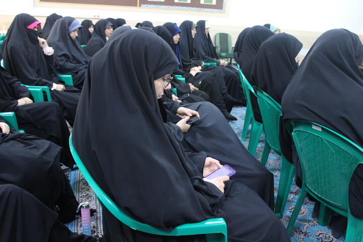 تصاویر/ جشن ولادت حضرت فاطمه زهرا(س)در مدرسه علمیه حضرت زینب(س) کرمان