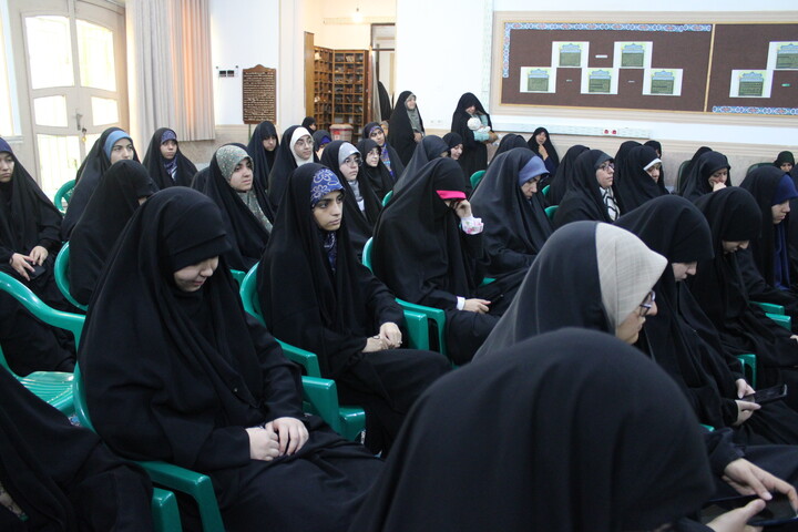 تصاویر/ جشن ولادت حضرت فاطمه زهرا(س)در مدرسه علمیه حضرت زینب(س) کرمان