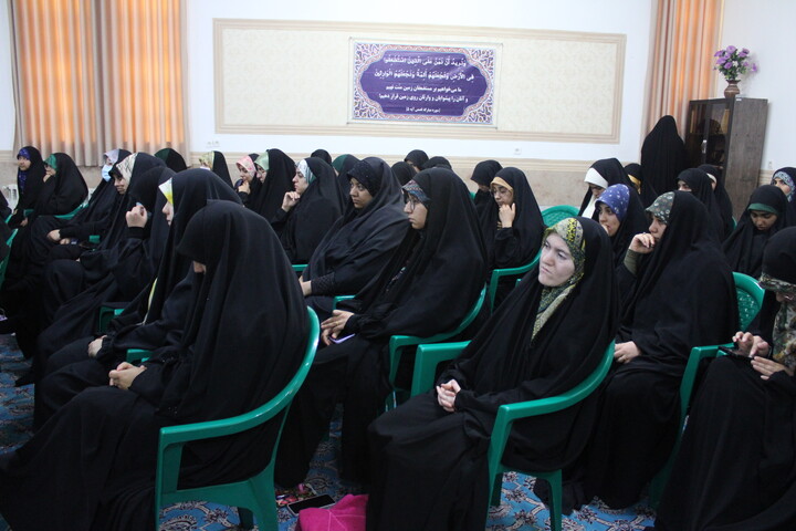 تصاویر/ جشن ولادت حضرت فاطمه زهرا(س)در مدرسه علمیه حضرت زینب(س) کرمان