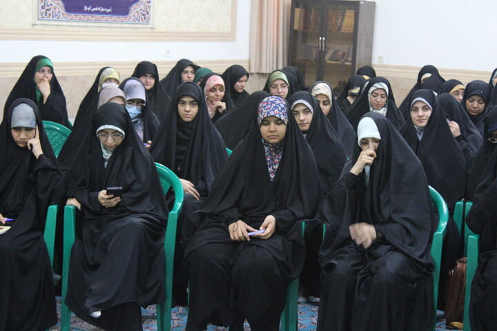 تصاویر/ جشن ولادت حضرت فاطمه زهرا(س)در مدرسه علمیه حضرت زینب(س) کرمان