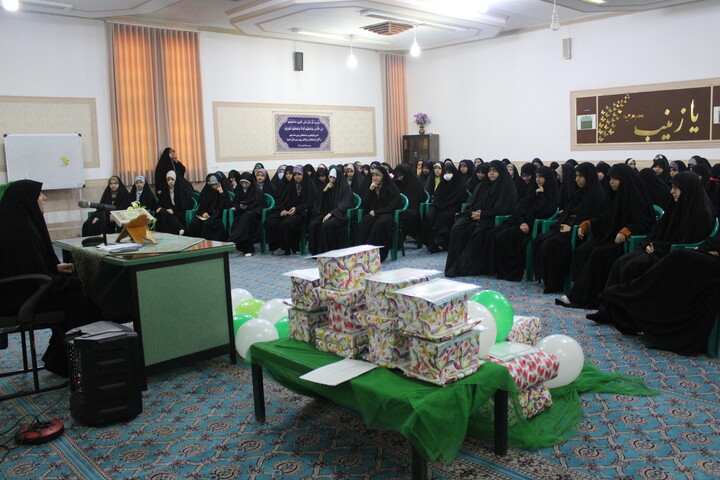 تصاویر/ جشن ولادت حضرت فاطمه زهرا(س)در مدرسه علمیه حضرت زینب(س) کرمان