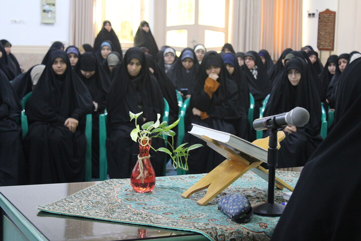 تصاویر/ جشن ولادت حضرت فاطمه زهرا(س)در مدرسه علمیه حضرت زینب(س) کرمان