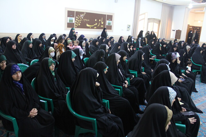 تصاویر/ جشن ولادت حضرت فاطمه زهرا(س)در مدرسه علمیه حضرت زینب(س) کرمان