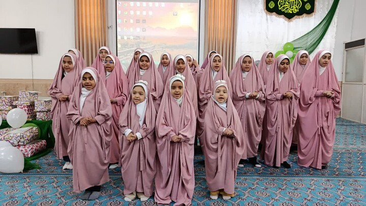 تصاویر/ جشن ولادت حضرت فاطمه زهرا(س)در مدرسه علمیه حضرت زینب(س) کرمان