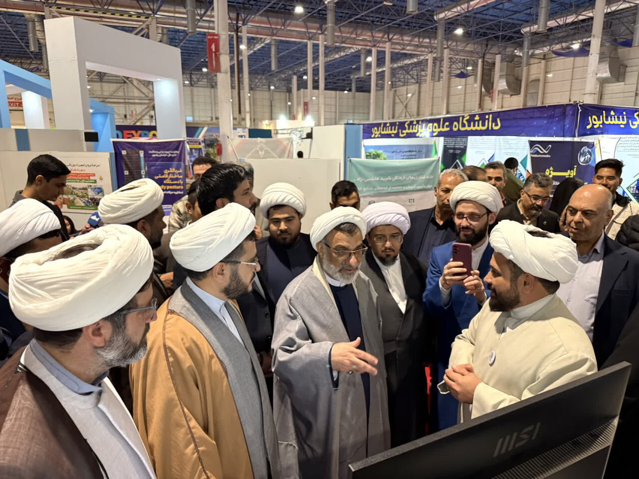 حوزه علمیه خراسان پاسخگوی مسائل مستحدثه و شبهات روز علمی است