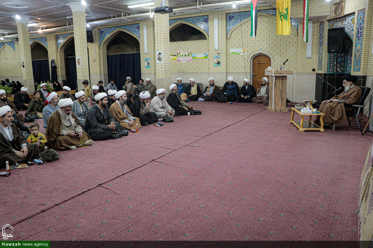 فیلم| جشن ولادت حضرت زهرا سلام‌الله‌علیها در مدرسه علمیه آیت‌الله آخوند همدان