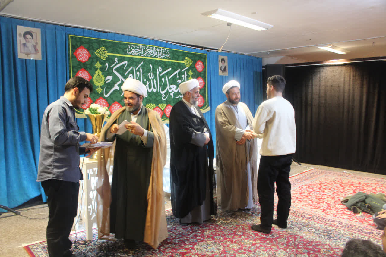 تصاویر/ مراسم ولادت حضرت فاطمه(س)و گرامیداشت مقام مادر و روز زن در مدرسه علمیه امام صادق (ع)قروه