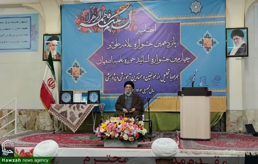 قلم و بیان ابزار اصلی هدایتگری حوزه است/پیروی از وصیت حضرت زهرا، شاخص راه حق