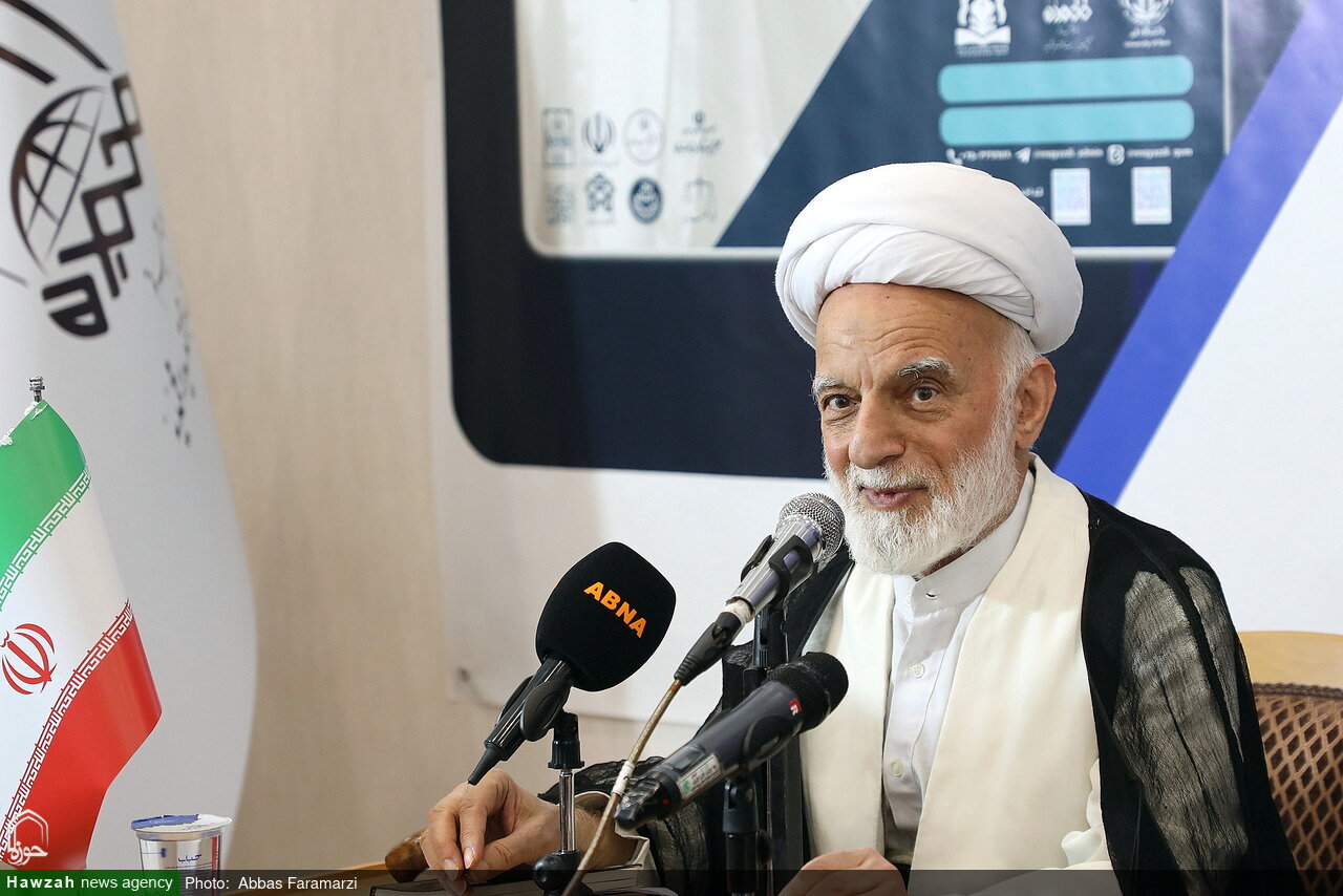 آیت‌الله یزدی(ره) از شخصیت‌های تأثیرگذار در نهضت امام خمینی(ره) بود