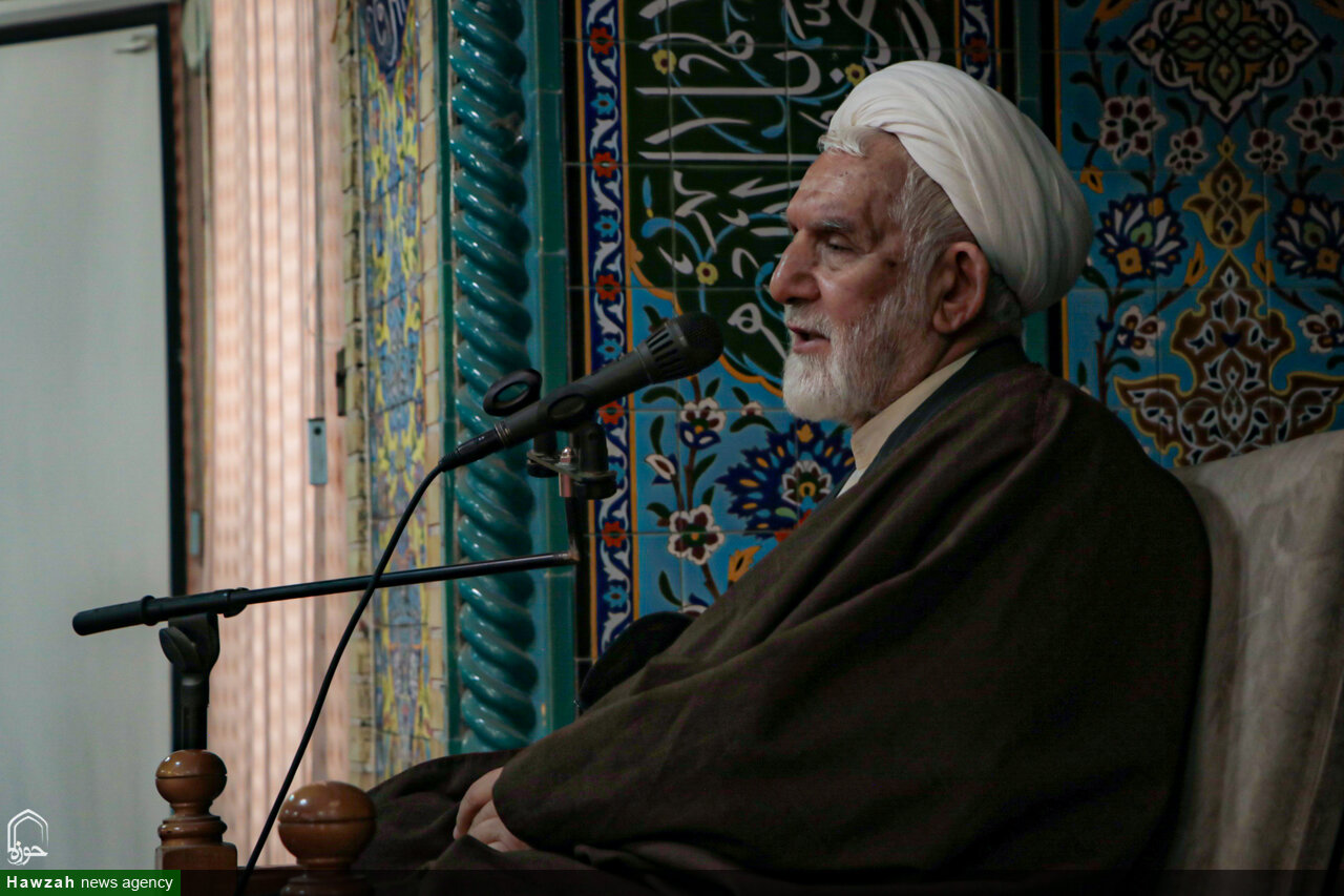 فیلم | برگزاری آیین جشن میلاد حضرت زهرا (س) در مدرسه علمیه آیت‌الله آخوند