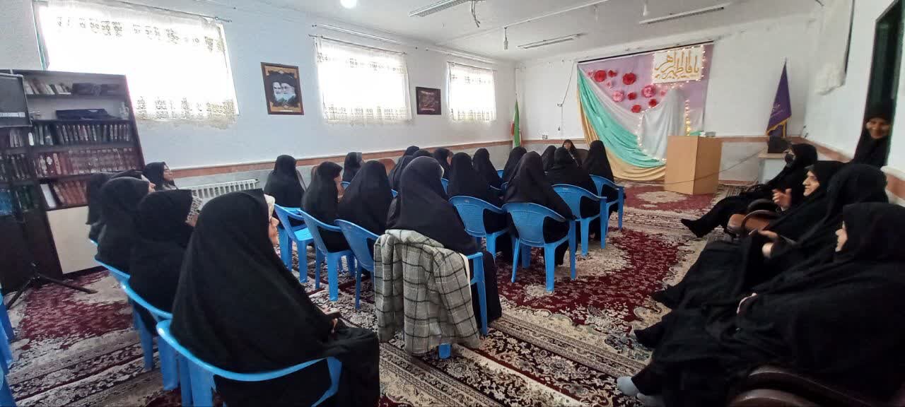 استمرار نبوت و ولایت با واسطه حضرت فاطمه(س) است+تصاویر