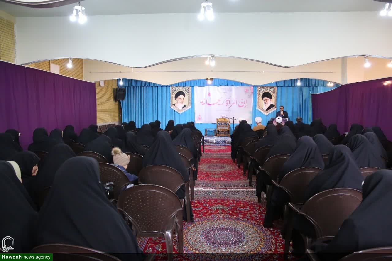 تصاویر / دیدار جمعی از بانوان فعال فرهنگی با امام جمعه اسدآباد