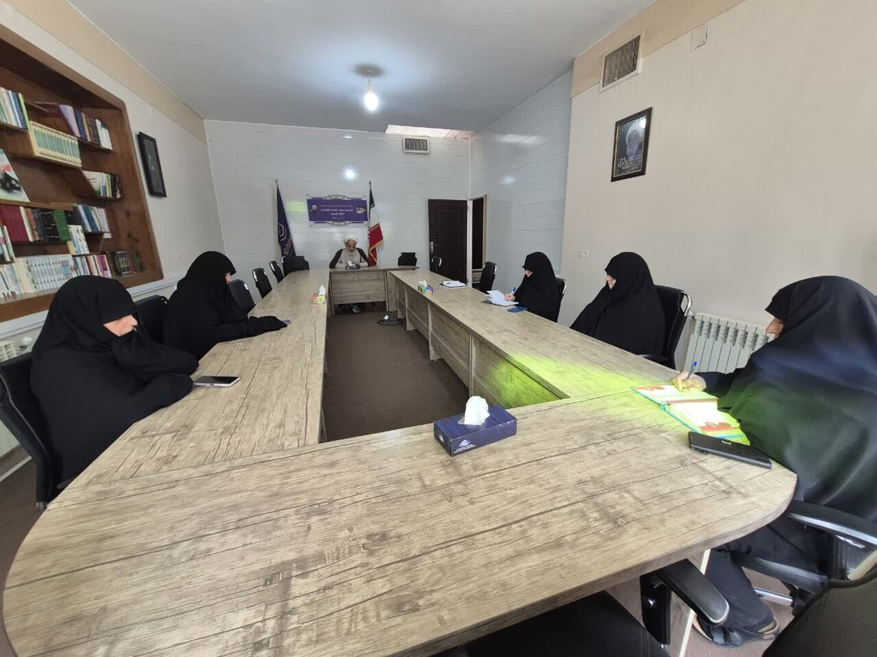 تصاویر/ جلسه اخلاق مدیریت حوزه علمیه خواهران‌ استان کرمان