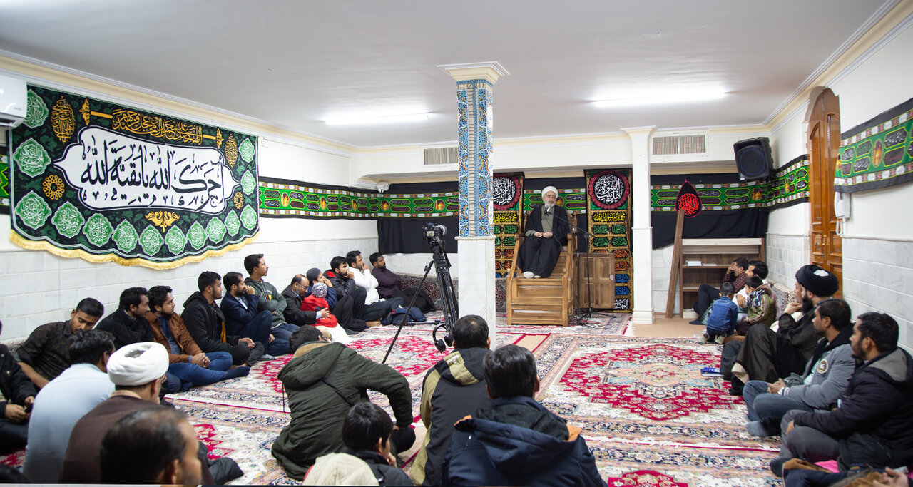 منابع روایی اهل سنت سرشار از فضائل اهل بیت علیهم السلام است