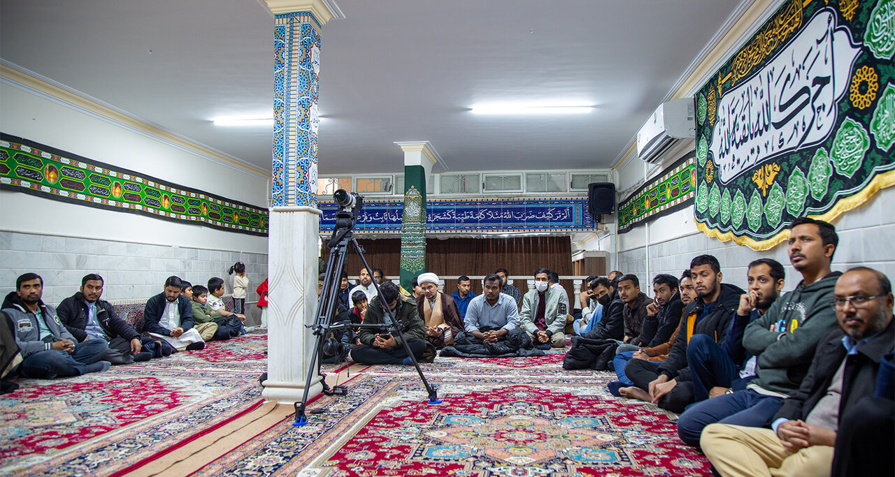 منابع روایی اهل سنت سرشار از فضائل اهل بیت علیهم السلام است