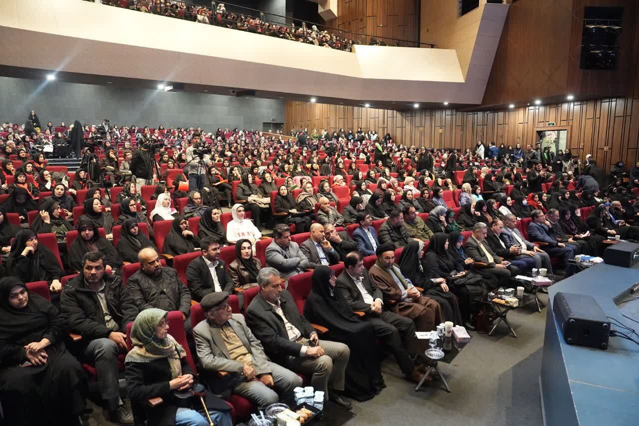 تصاویر/ آیین تجلیل از بانوان تأثیرگذار آذربایجان‌غربی