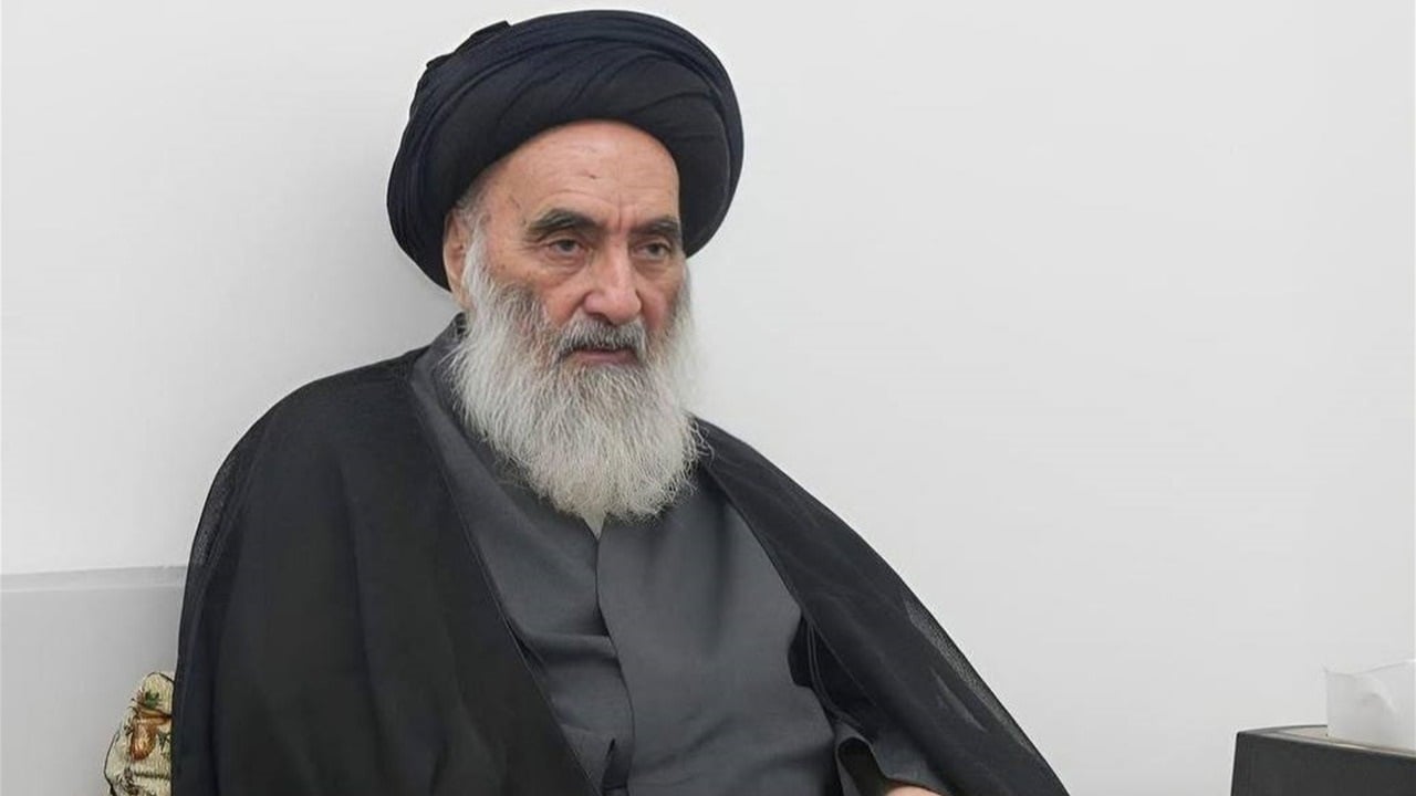أحدث صورة لآية الله العظمى السيستاني خلال استقباله الزائرين