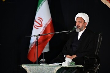 حضور میلیون‌ها زائر بزرگ‌ترین سند قداست مسجد جمکران است