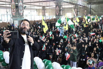 تصاویر/ اجتماع بزرگ مادران و دختران فاطمی اهواز