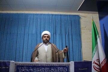 حوزه و دانشگاه در کنار هم می‌توانند مشکلات را حل کنند