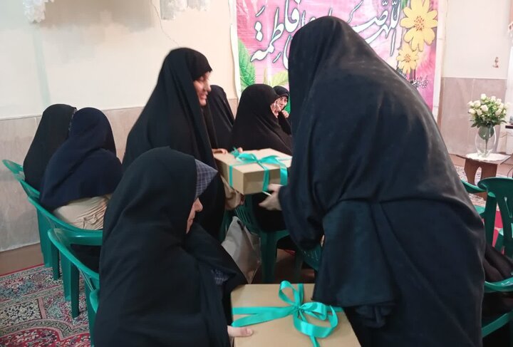 تصاویر/ جشن میلاد حضرت زهرا(س) در مدرسه علمیه تخصصی حضرت زینب کبری(س) رفسنجان