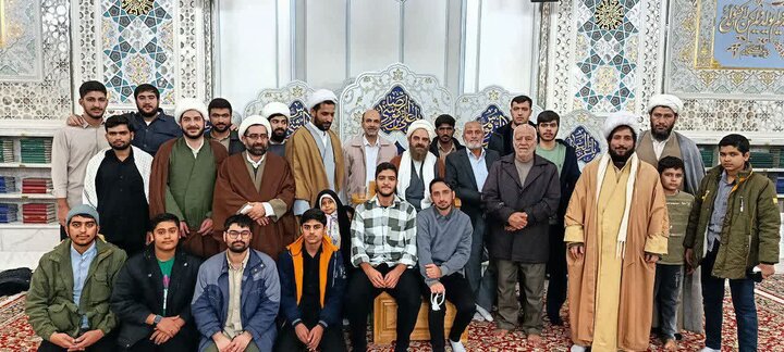 نصاویر/ اردوی زیارتی طلاب مدرسه علمیه المهدی(عج) آران و بیدگل به مشهد مقدس
