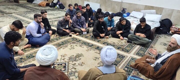 نصاویر/ اردوی زیارتی طلاب مدرسه علمیه المهدی(عج) آران و بیدگل به مشهد مقدس