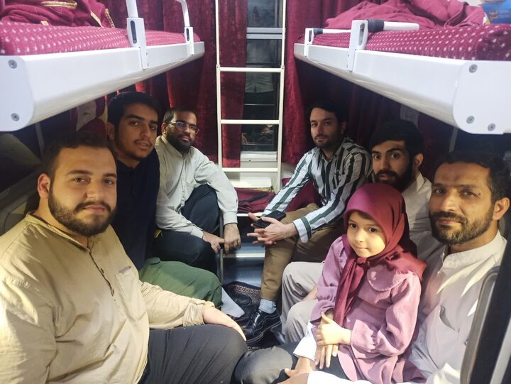 نصاویر/ اردوی زیارتی طلاب مدرسه علمیه المهدی(عج) آران و بیدگل به مشهد مقدس