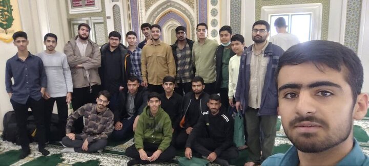 نصاویر/ اردوی زیارتی طلاب مدرسه علمیه المهدی(عج) آران و بیدگل به مشهد مقدس