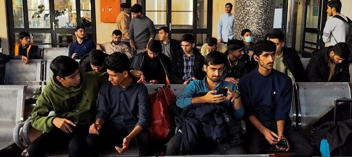 نصاویر/ اردوی زیارتی طلاب مدرسه علمیه المهدی(عج) آران و بیدگل به مشهد مقدس