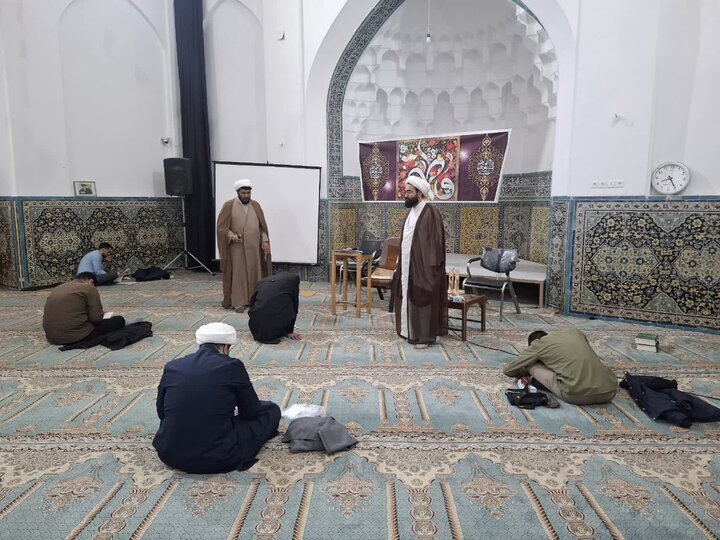 تصاویر/ آزمون‌های استعدادهای برتر حوزوی در کاشان