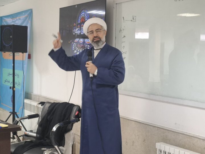 تصاویر/پنجمین دوره آموزش سبک زندگی با نهج البلاغه در مدرسه علمیه امام خمینی (ره) کاشان
