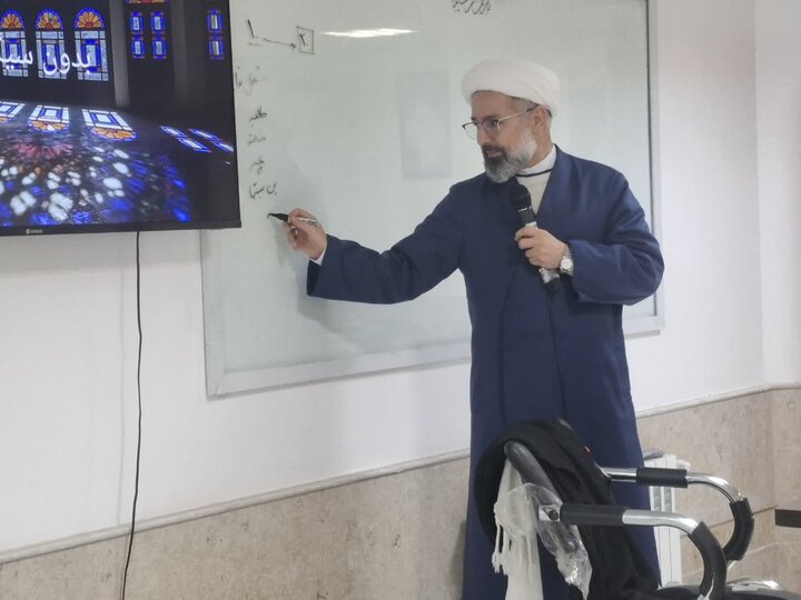 تصاویر/پنجمین دوره آموزش سبک زندگی با نهج البلاغه در مدرسه علمیه امام خمینی (ره) کاشان