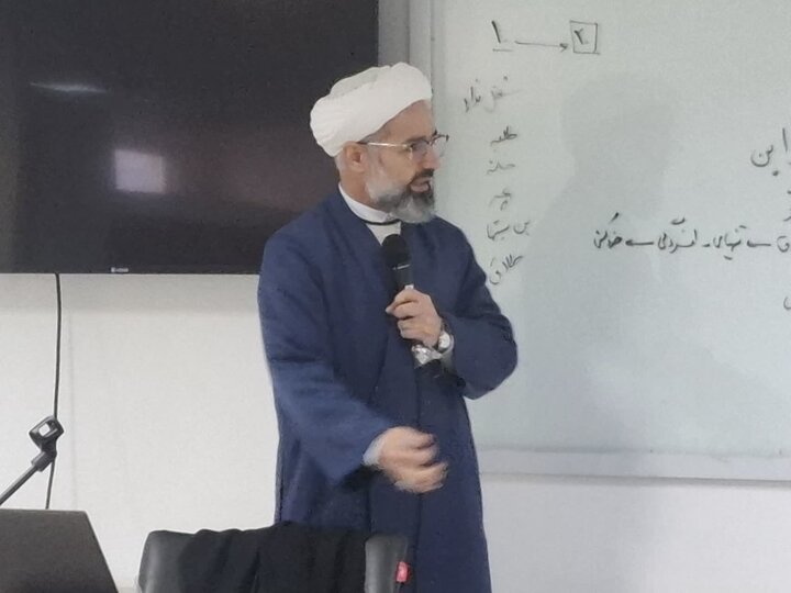 تصاویر/پنجمین دوره آموزش سبک زندگی با نهج البلاغه در مدرسه علمیه امام خمینی (ره) کاشان
