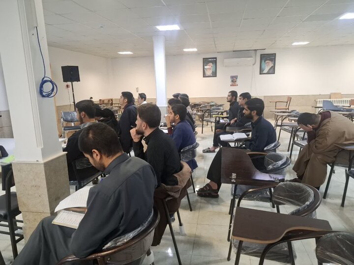 تصاویر/پنجمین دوره آموزش سبک زندگی با نهج البلاغه در مدرسه علمیه امام خمینی (ره) کاشان