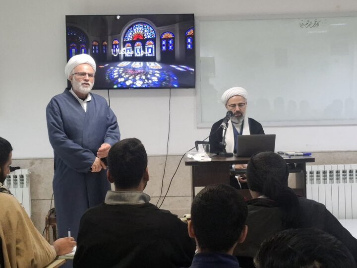 تصاویر/پنجمین دوره آموزش سبک زندگی با نهج البلاغه در مدرسه علمیه امام خمینی (ره) کاشان