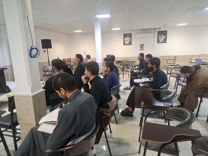 تصاویر/پنجمین دوره آموزش سبک زندگی با نهج البلاغه در مدرسه علمیه امام خمینی (ره) کاشان