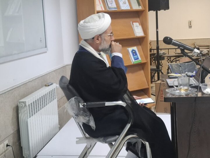 تصاویر/پنجمین دوره آموزش سبک زندگی با نهج البلاغه در مدرسه علمیه امام خمینی (ره) کاشان
